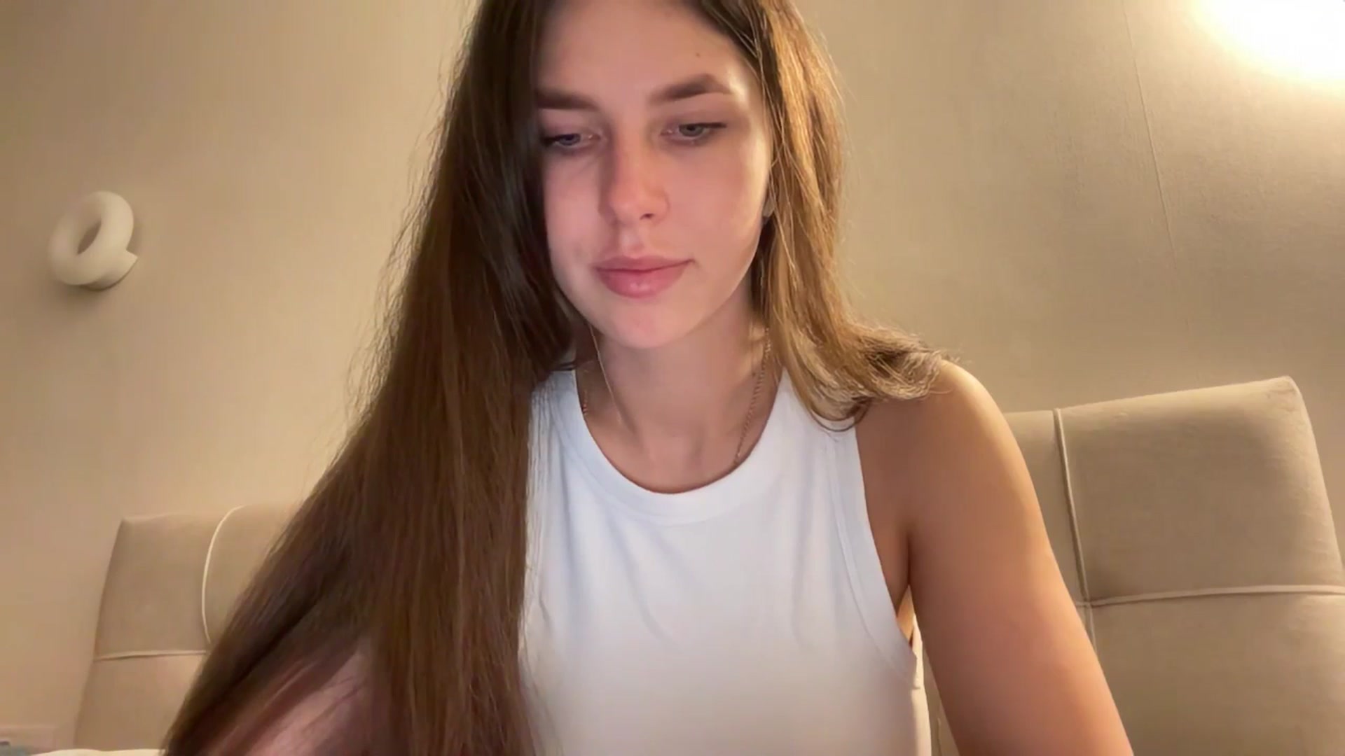 Gallery image thumbnail from kissfreeze's myfreecams stream on, 04/17/2026, 16:10 image 3 of 20