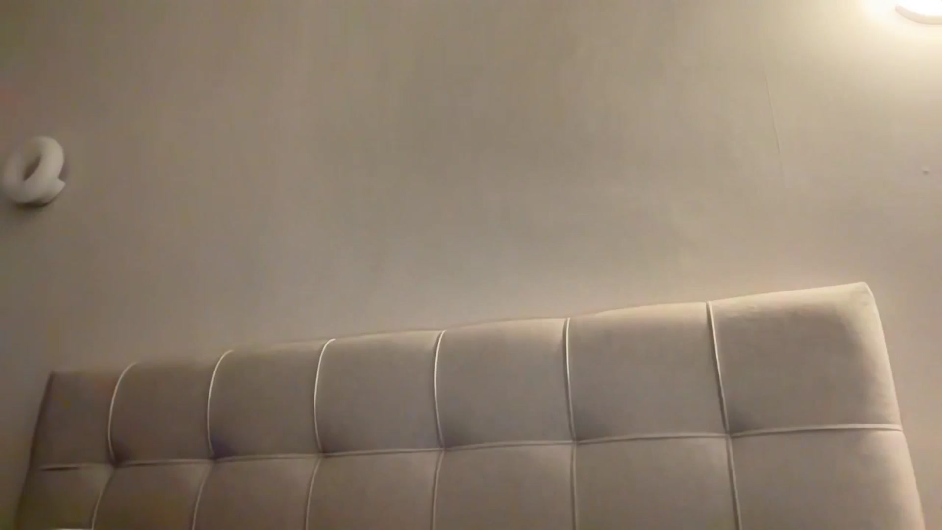 Gallery image thumbnail from kissfreeze's myfreecams stream on, 04/17/2026, 16:10 image 16 of 20