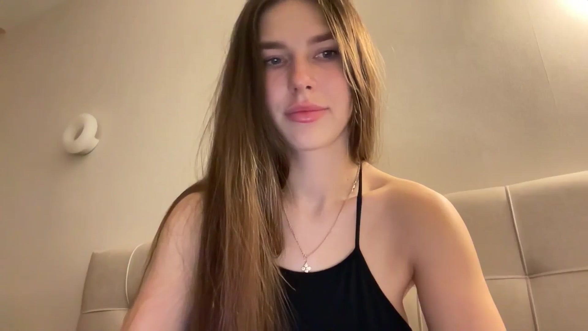 Gallery image thumbnail from kissfreeze's myfreecams stream on, 04/18/2026, 22:46 image 12 of 20