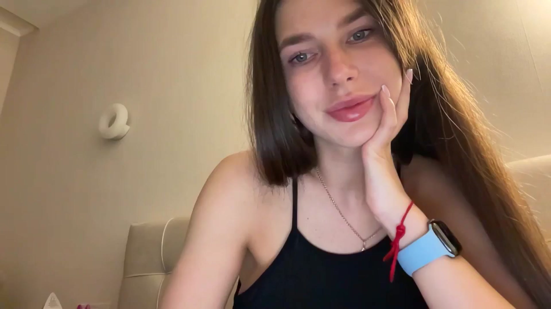 Gallery image thumbnail from kissfreeze's myfreecams stream on, 04/18/2026, 23:32 image 1 of 20