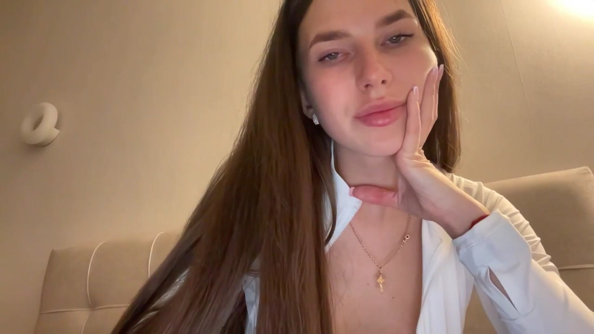 Gallery image thumbnail from kissfreeze's myfreecams stream on, 04/19/2026, 23:01 image 7 of 20