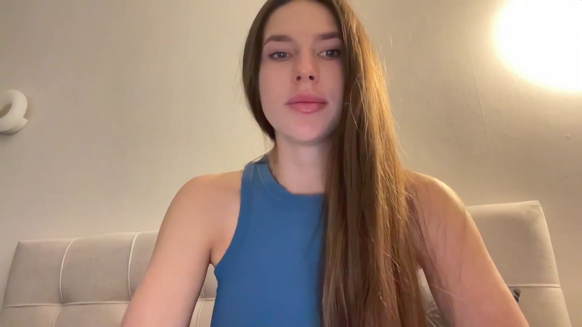 Gallery image thumbnail from kissfreeze's myfreecams stream on, 04/20/2026, 15:13 image 8 of 20