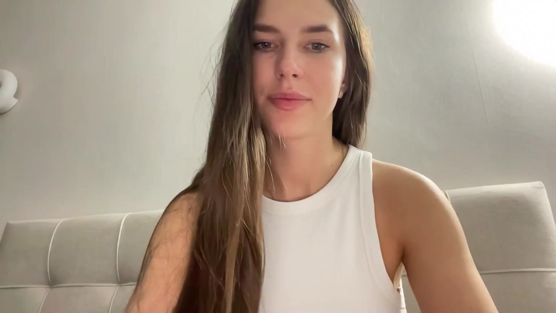 Gallery image thumbnail from kissfreeze's myfreecams stream on, 04/23/2026, 17:40 image 19 of 20
