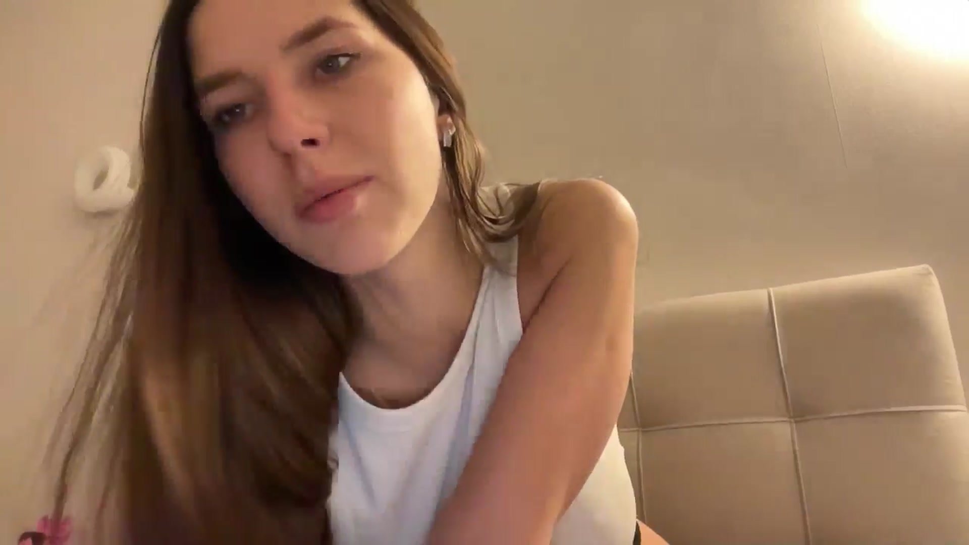 Gallery image thumbnail from kissfreeze's myfreecams stream on, 04/28/2026, 21:18 image 13 of 20