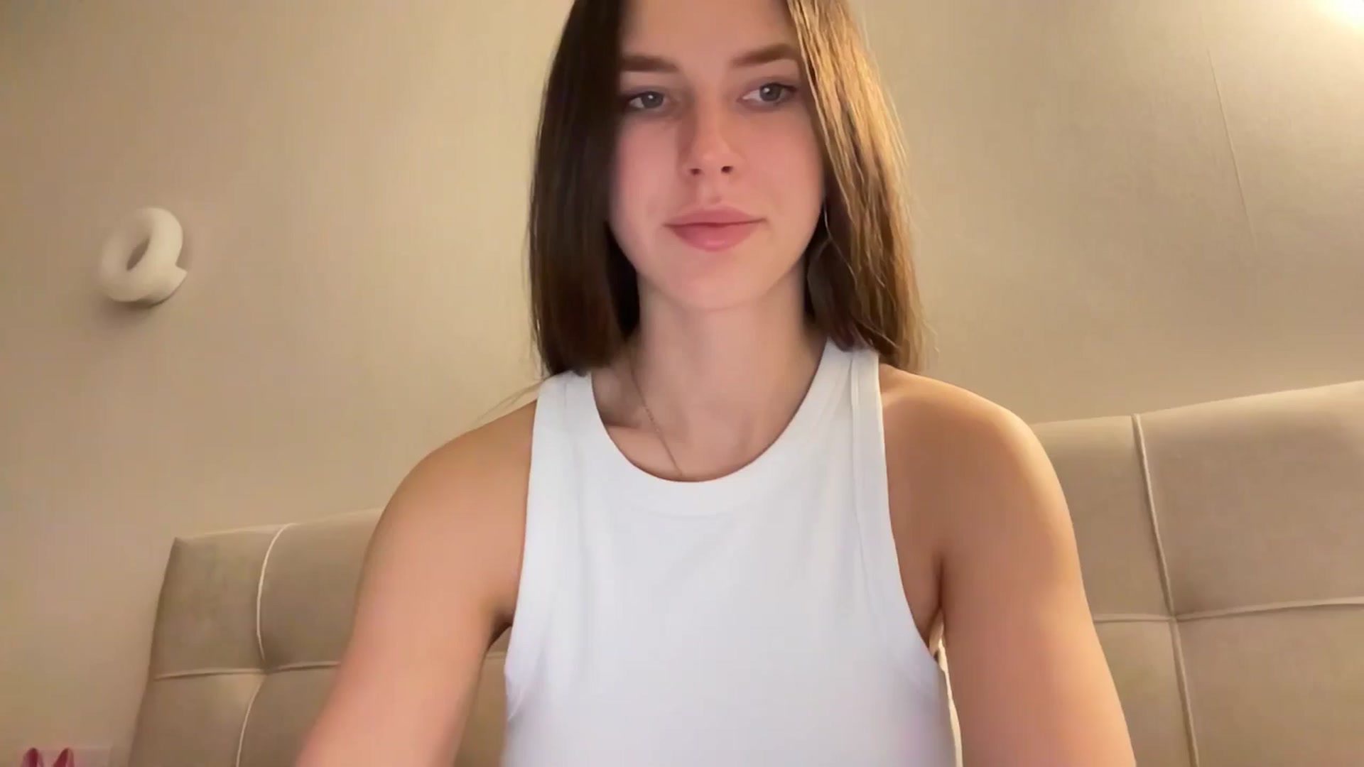 Gallery image thumbnail from kissfreeze's myfreecams stream on, 04/28/2026, 21:18 image 16 of 20