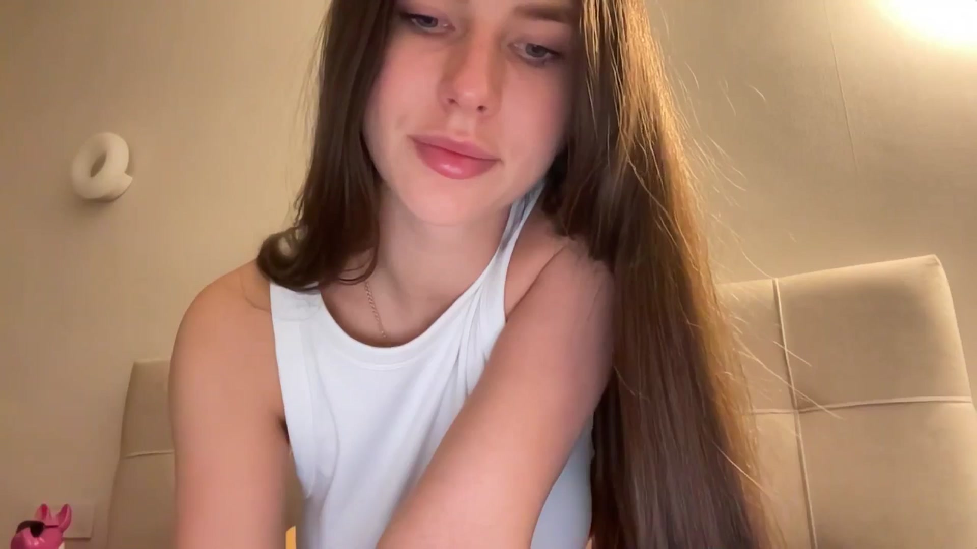 Gallery image thumbnail from kissfreeze's myfreecams stream on, 04/28/2026, 21:18 image 10 of 20