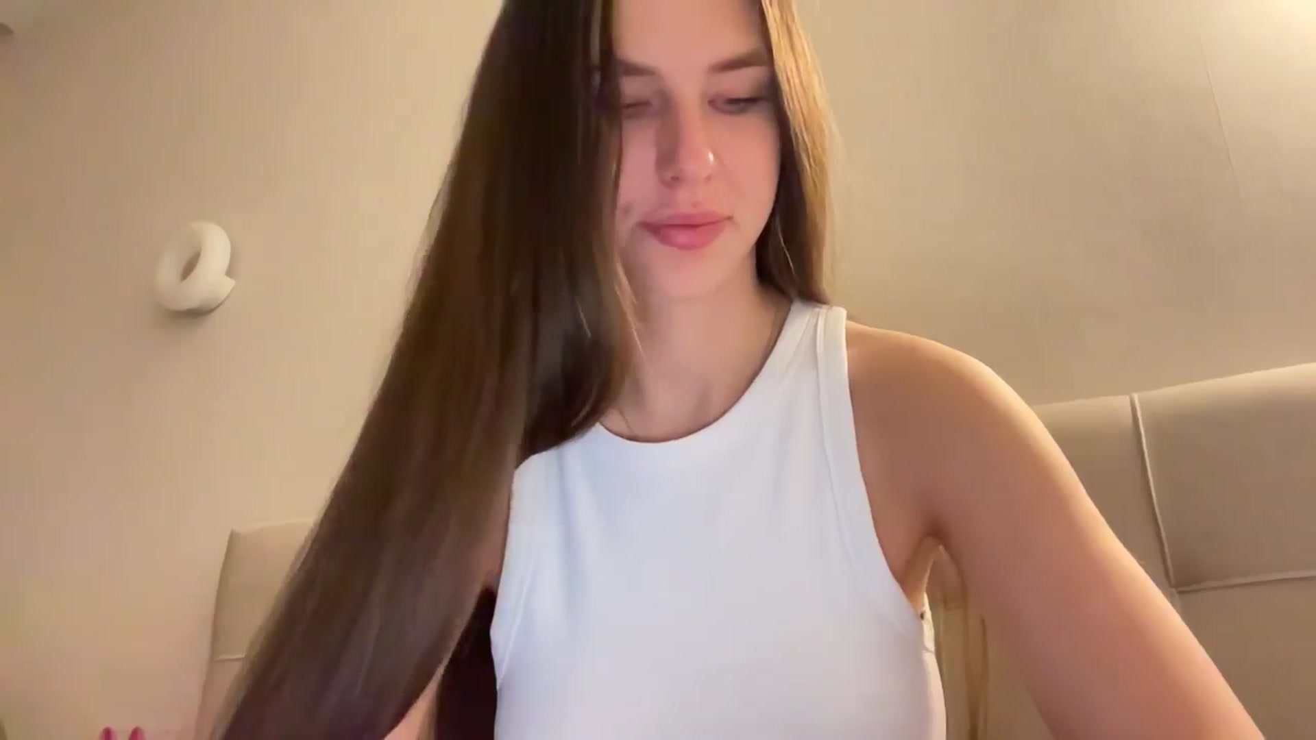 Gallery image thumbnail from kissfreeze's myfreecams stream on, 04/28/2026, 21:18 image 8 of 20