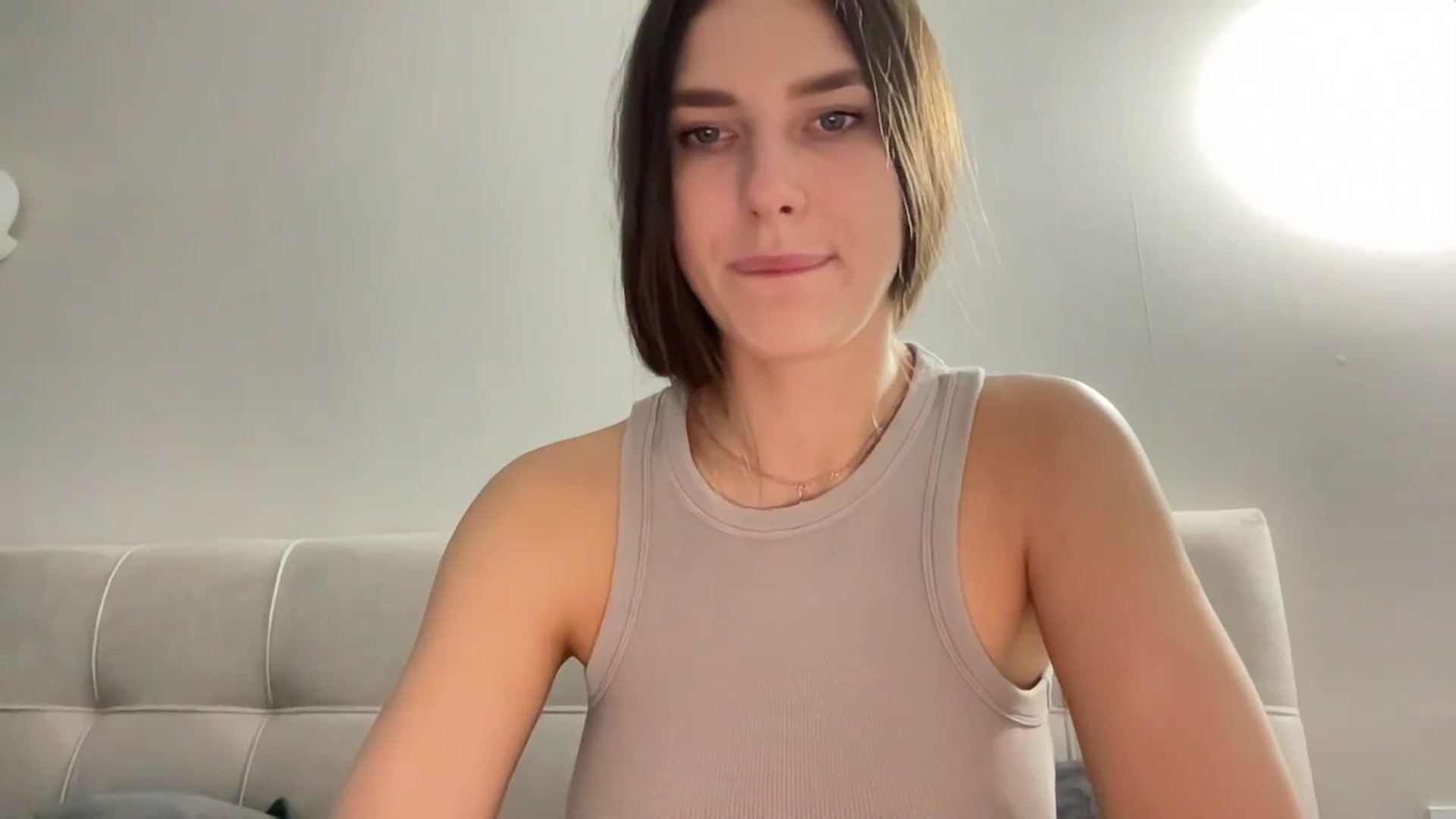 Gallery image thumbnail from kissfreeze's myfreecams stream on, 04/29/2026, 16:11 image 16 of 20