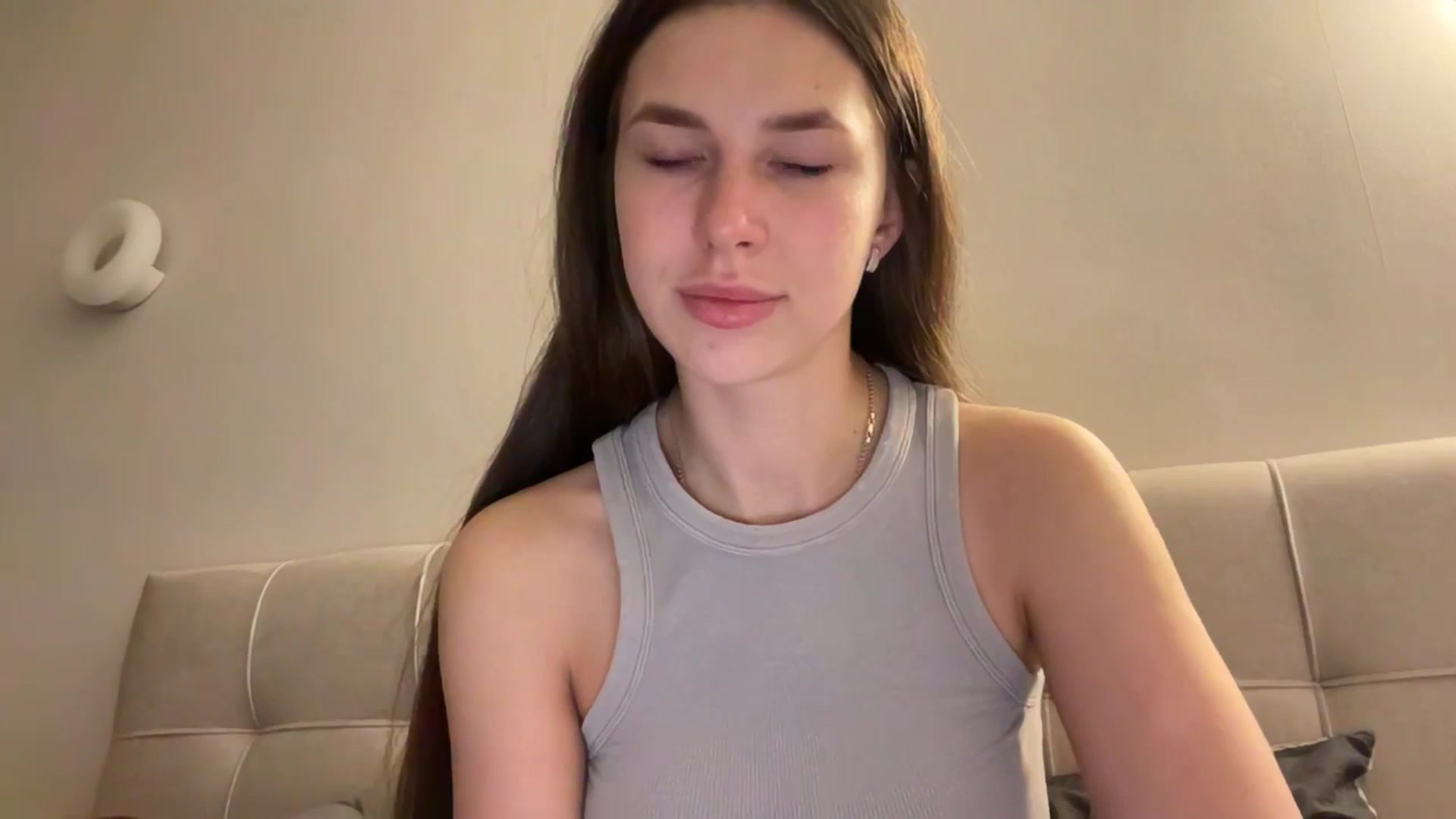 Gallery image thumbnail from kissfreeze's myfreecams stream on, 04/30/2026, 24:02 image 5 of 20