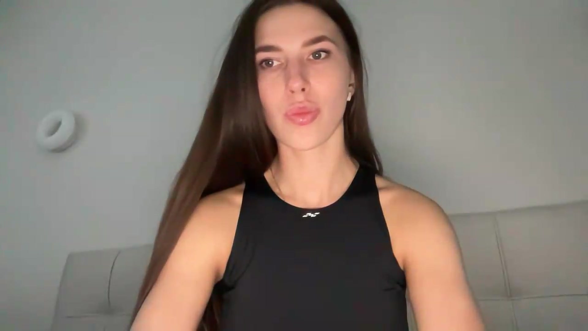 Gallery image thumbnail from kissfreeze's myfreecams stream on, 04/30/2026, 15:53 image 10 of 20
