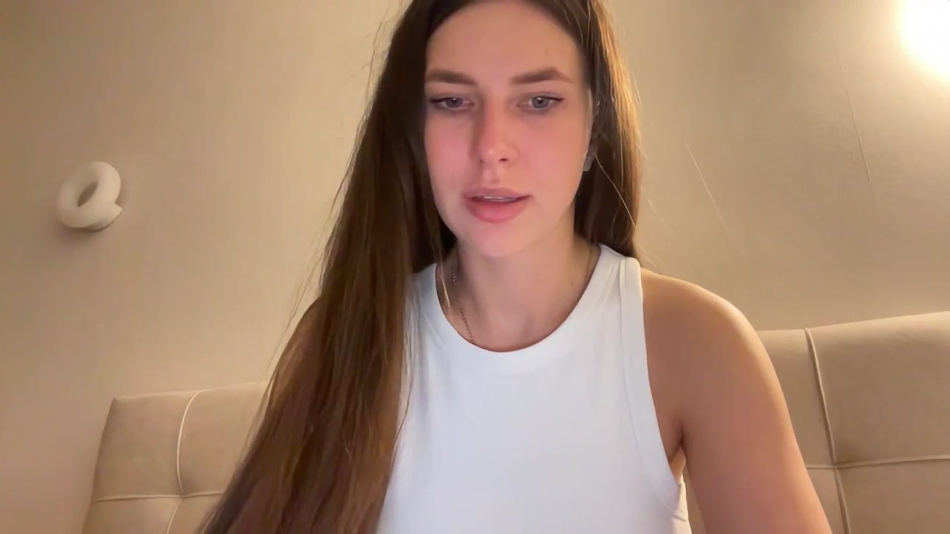 Gallery image thumbnail from kissfreeze's myfreecams stream on, 05/02/2026, 21:39 image 14 of 20