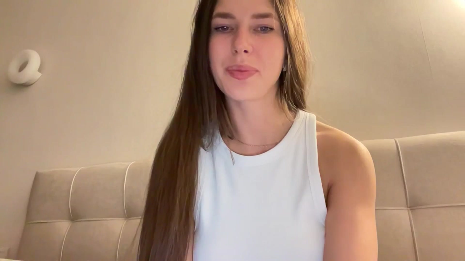 Gallery image thumbnail from kissfreeze's myfreecams stream on, 05/02/2026, 23:27 image 17 of 20