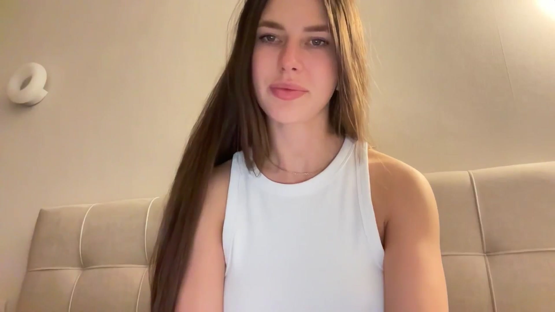 Gallery image thumbnail from kissfreeze's myfreecams stream on, 05/02/2026, 23:27 image 16 of 20