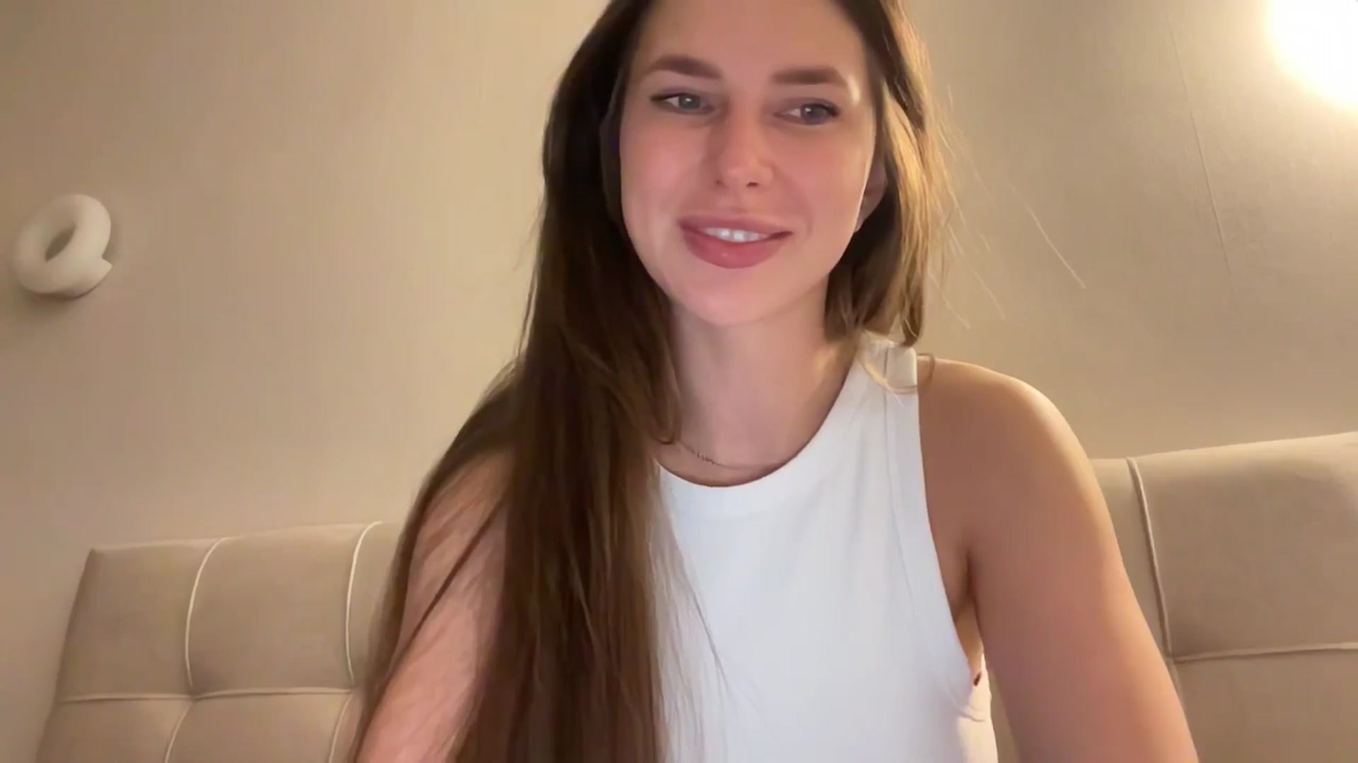 Gallery image thumbnail from kissfreeze's myfreecams stream on, 05/02/2026, 23:27 image 18 of 20