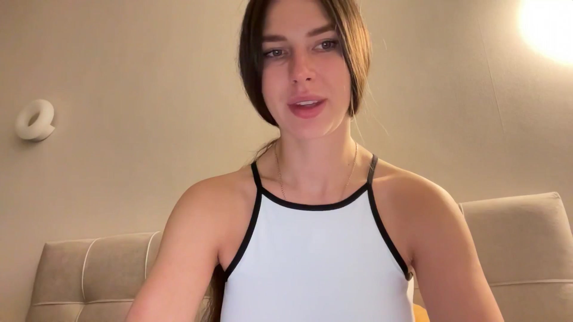 Gallery image thumbnail from kissfreeze's myfreecams stream on, 05/03/2026, 21:17 image 5 of 20