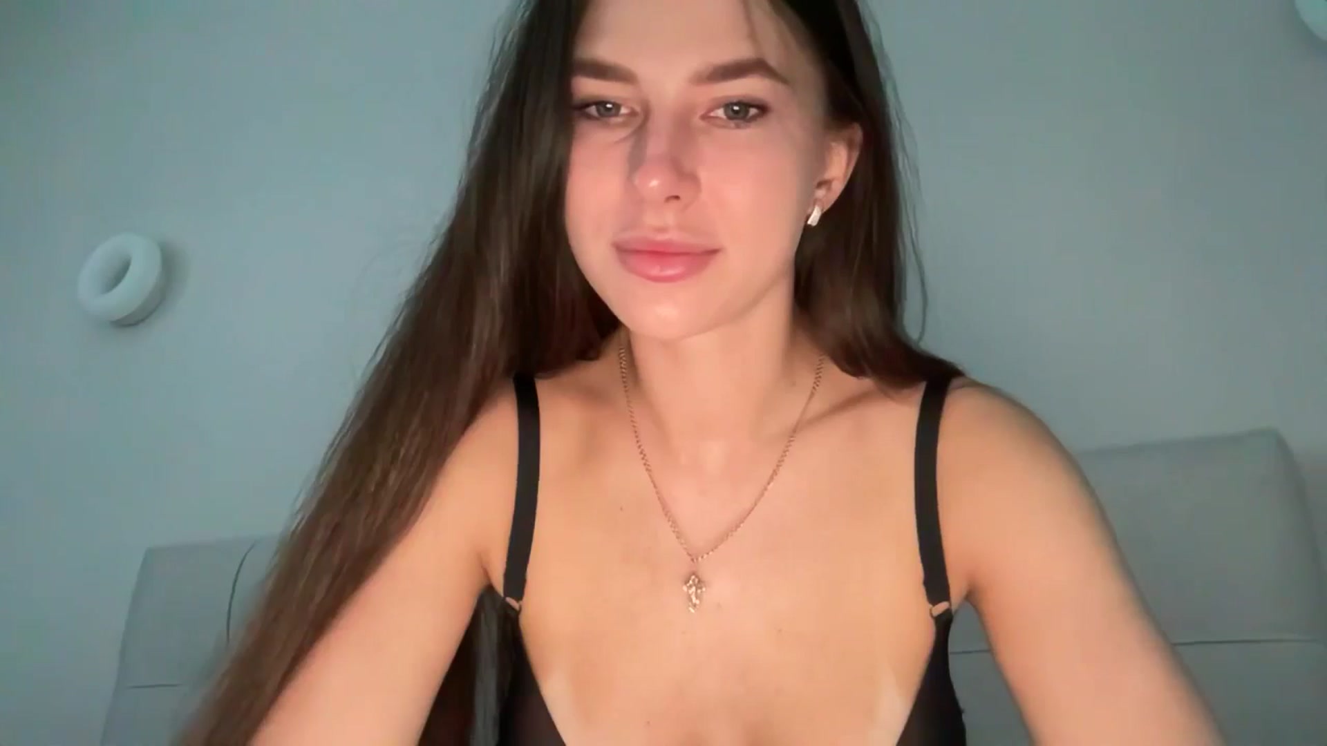 Gallery image thumbnail from kissfreeze's myfreecams stream on, 05/04/2026, 15:48 image 9 of 20