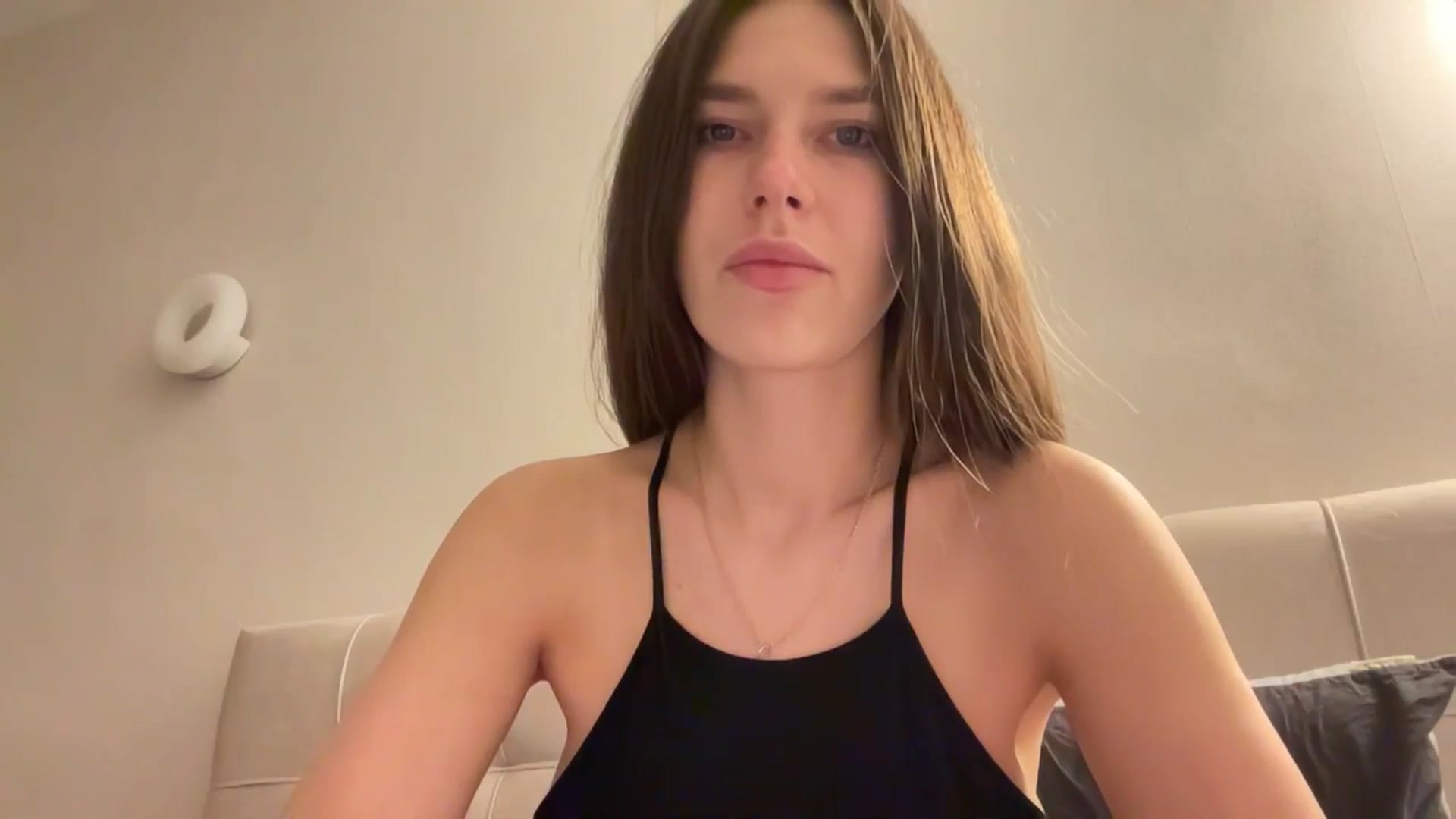 Gallery image thumbnail from kissfreeze's myfreecams stream on, 05/07/2026, 23:12 image 3 of 20