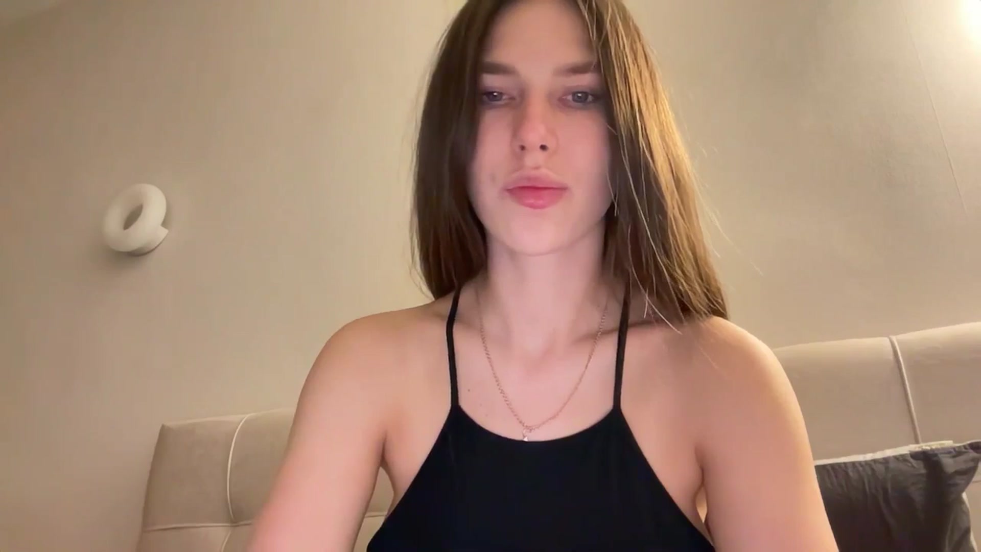 Gallery image thumbnail from kissfreeze's myfreecams stream on, 05/07/2026, 23:12 image 4 of 20