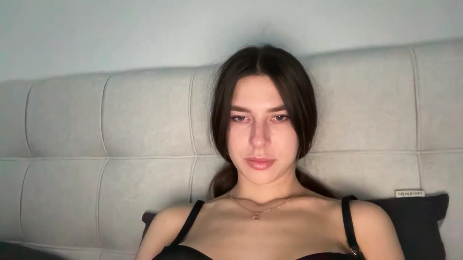 Gallery image thumbnail from kissfreeze's myfreecams stream on, 05/11/2026, 15:04 image 6 of 20
