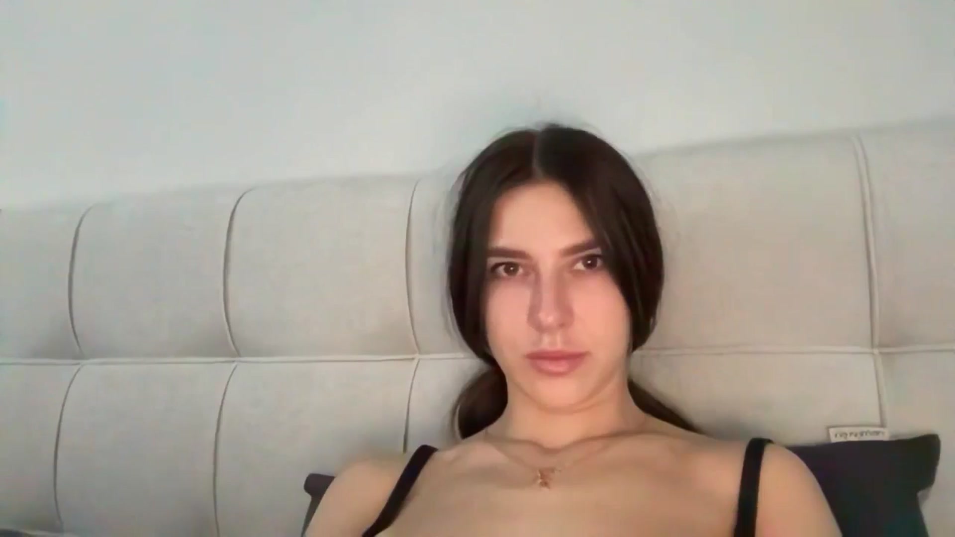Gallery image thumbnail from kissfreeze's myfreecams stream on, 05/11/2026, 15:04 image 4 of 20