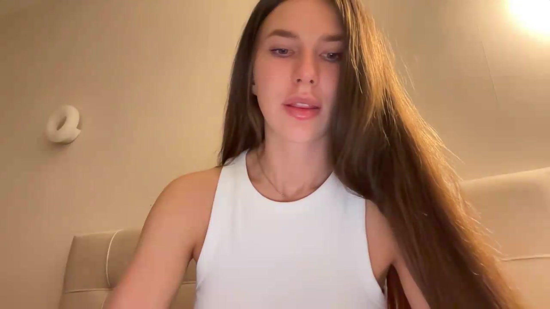Gallery image thumbnail from kissfreeze's myfreecams stream on, 05/11/2026, 22:21 image 16 of 20