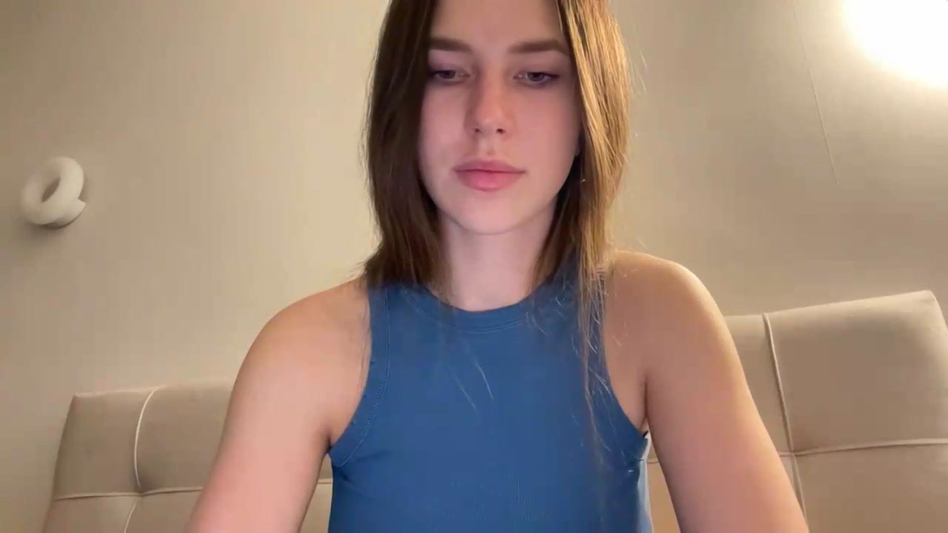 Gallery image thumbnail from kissfreeze's myfreecams stream on, 05/12/2026, 21:12 image 16 of 20