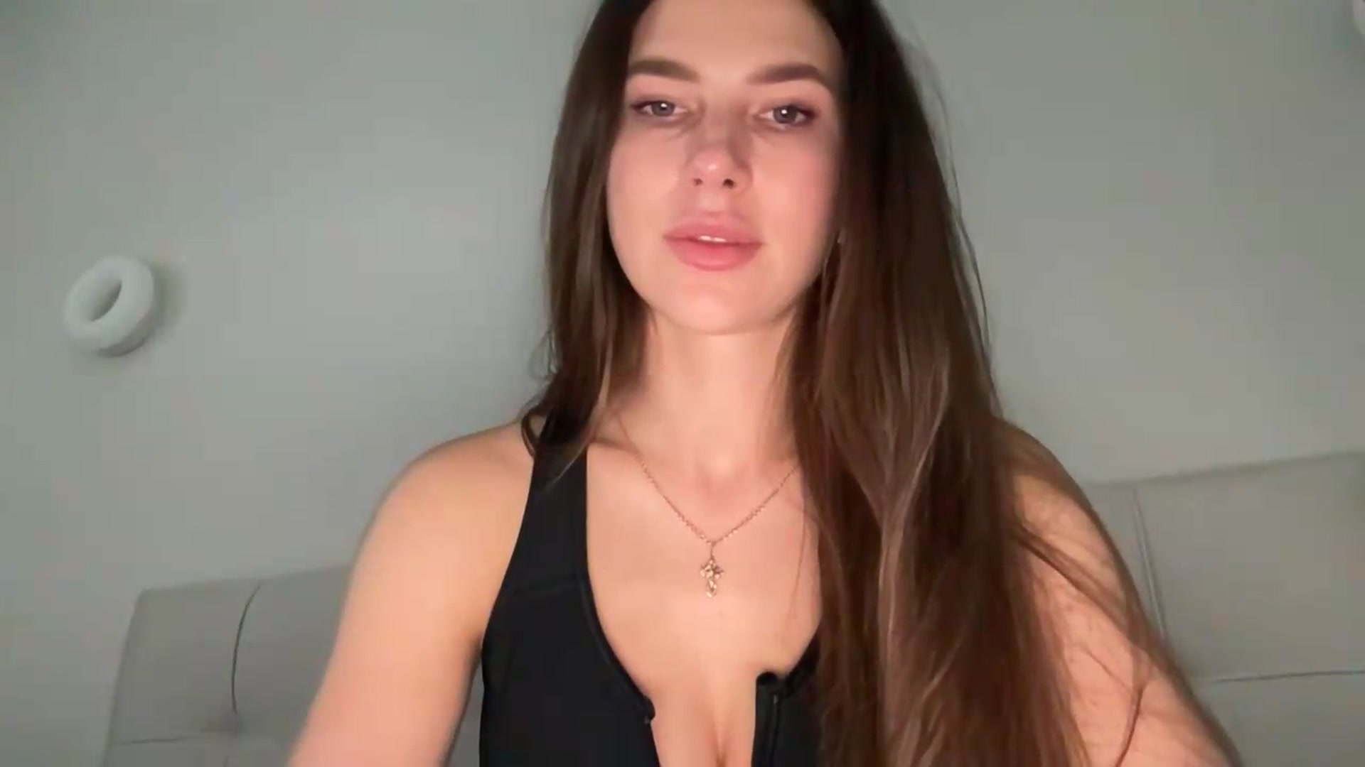 Gallery image thumbnail from kissfreeze's myfreecams stream on, 05/17/2026, 16:58 image 4 of 20