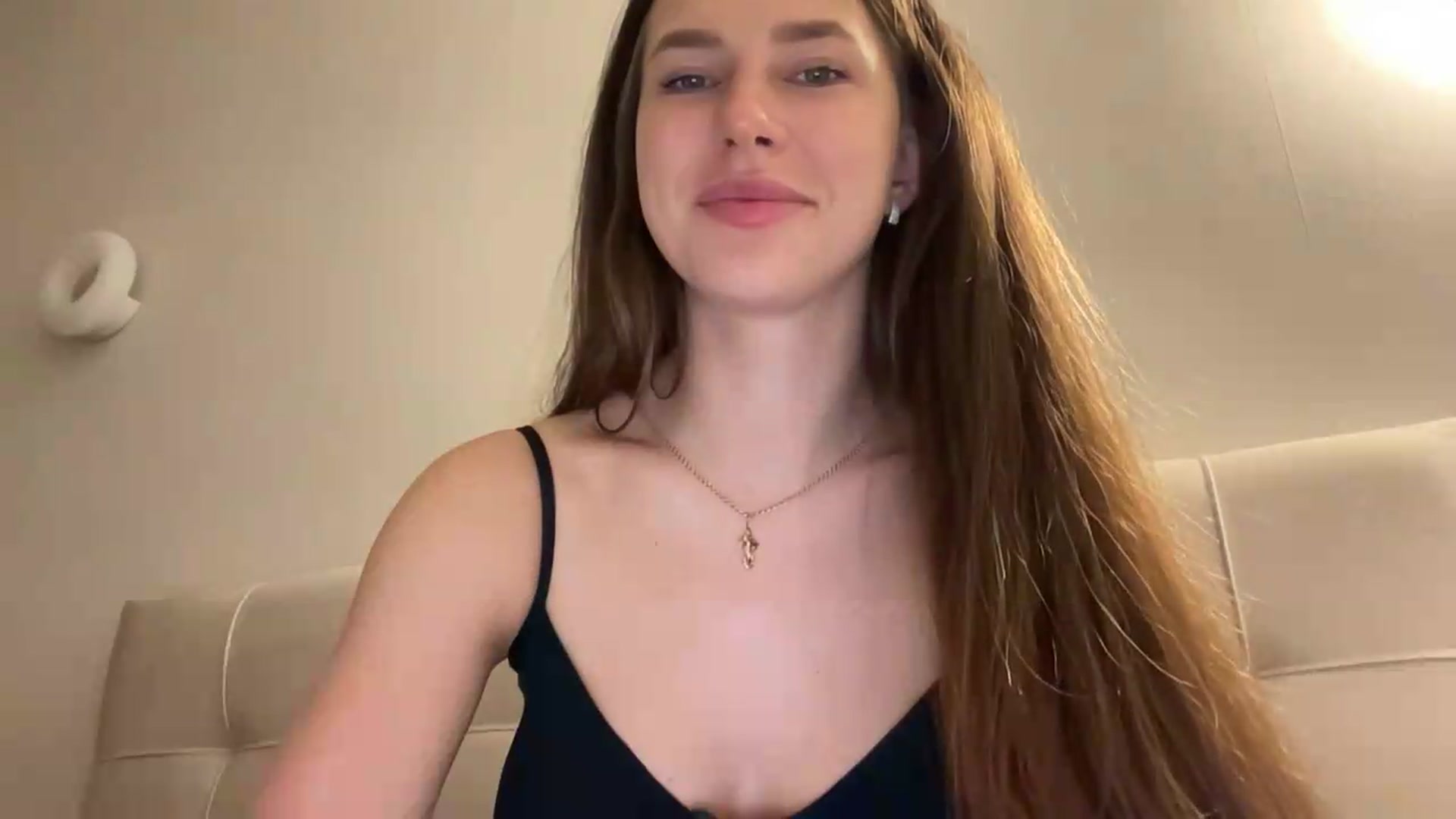 Gallery image thumbnail from kissfreeze's myfreecams stream on, 05/19/2026, 21:51 image 11 of 20
