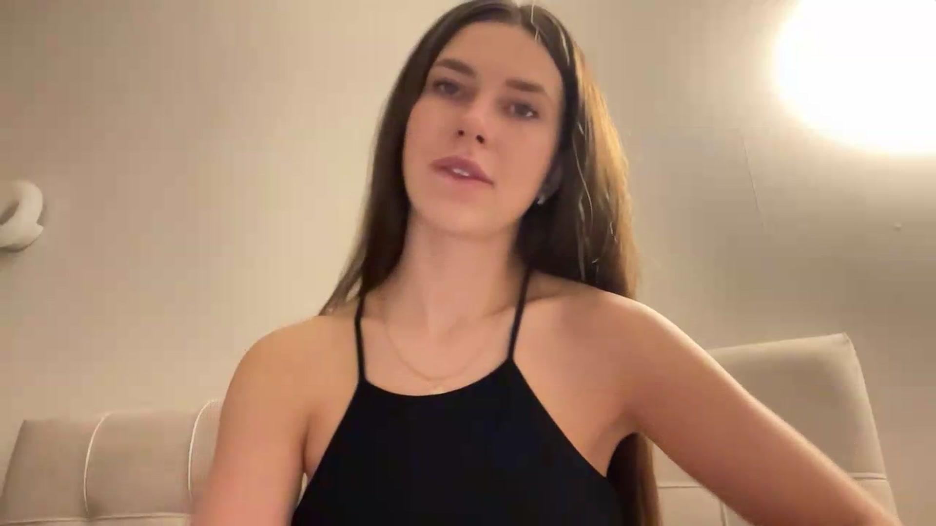 Gallery image thumbnail from kissfreeze's myfreecams stream on, 05/20/2026, 21:15 image 4 of 20