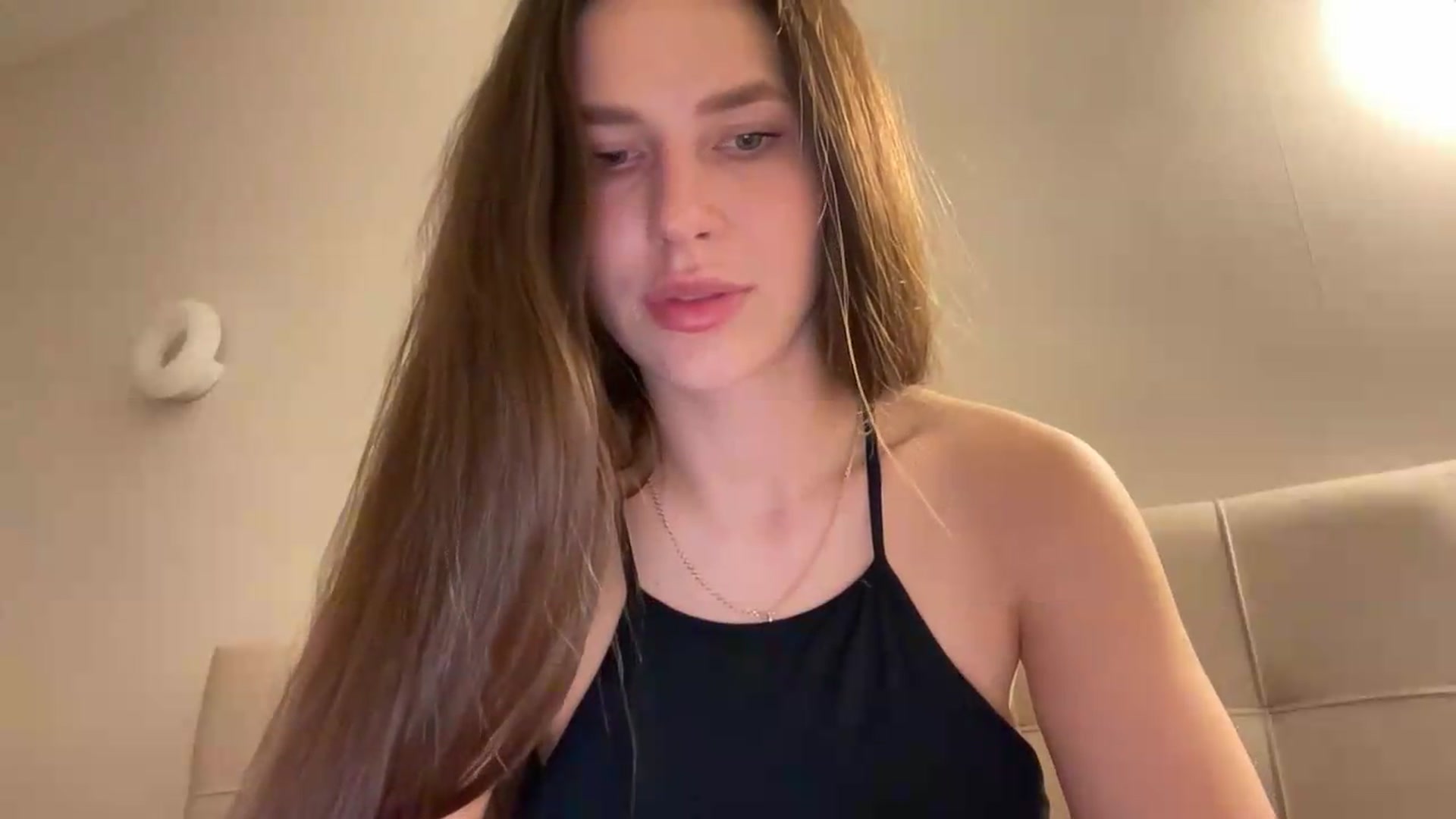 Gallery image thumbnail from kissfreeze's myfreecams stream on, 05/20/2026, 21:15 image 20 of 20