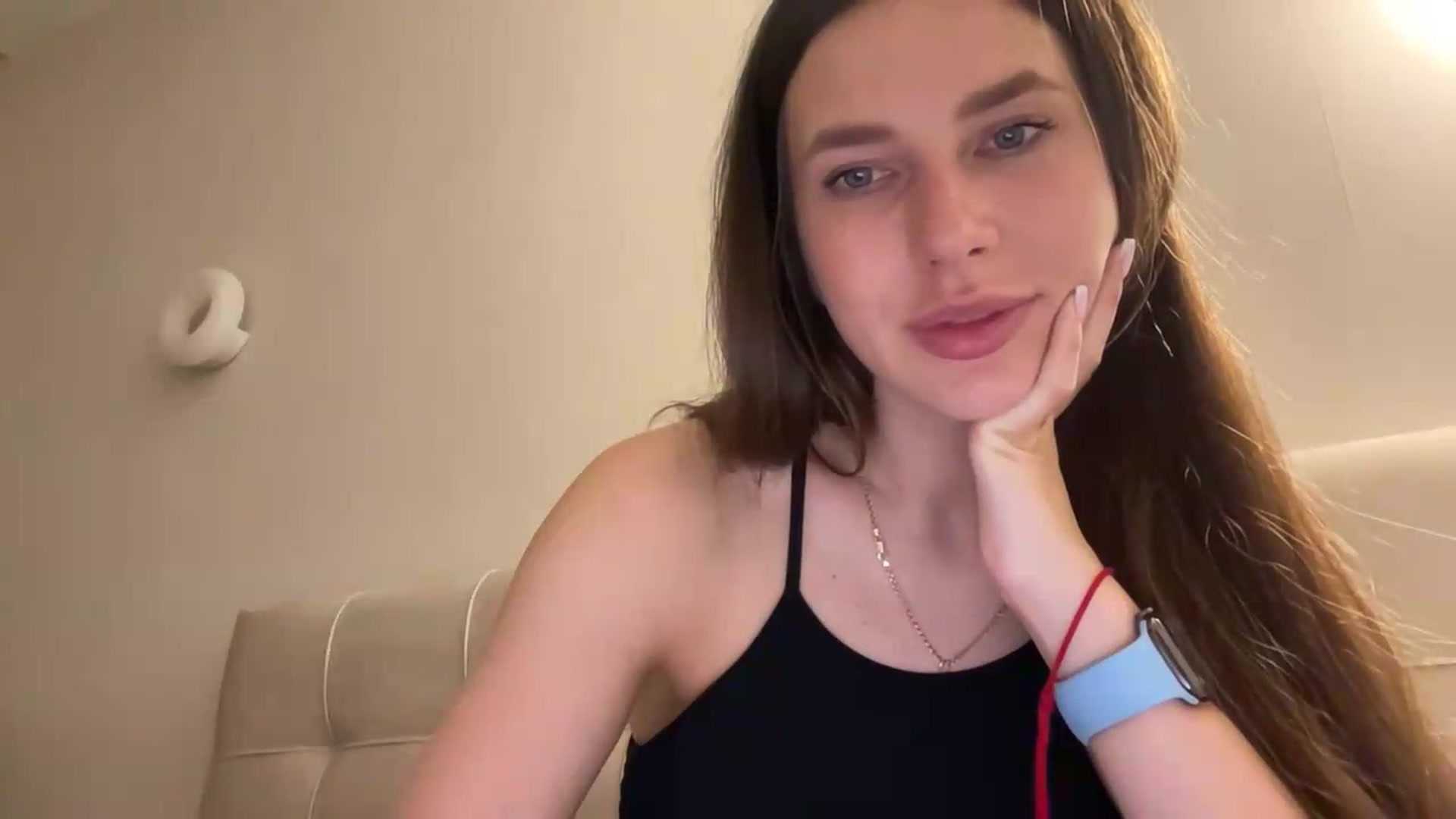 Gallery image thumbnail from kissfreeze's myfreecams stream on, 05/20/2026, 22:53 image 14 of 20