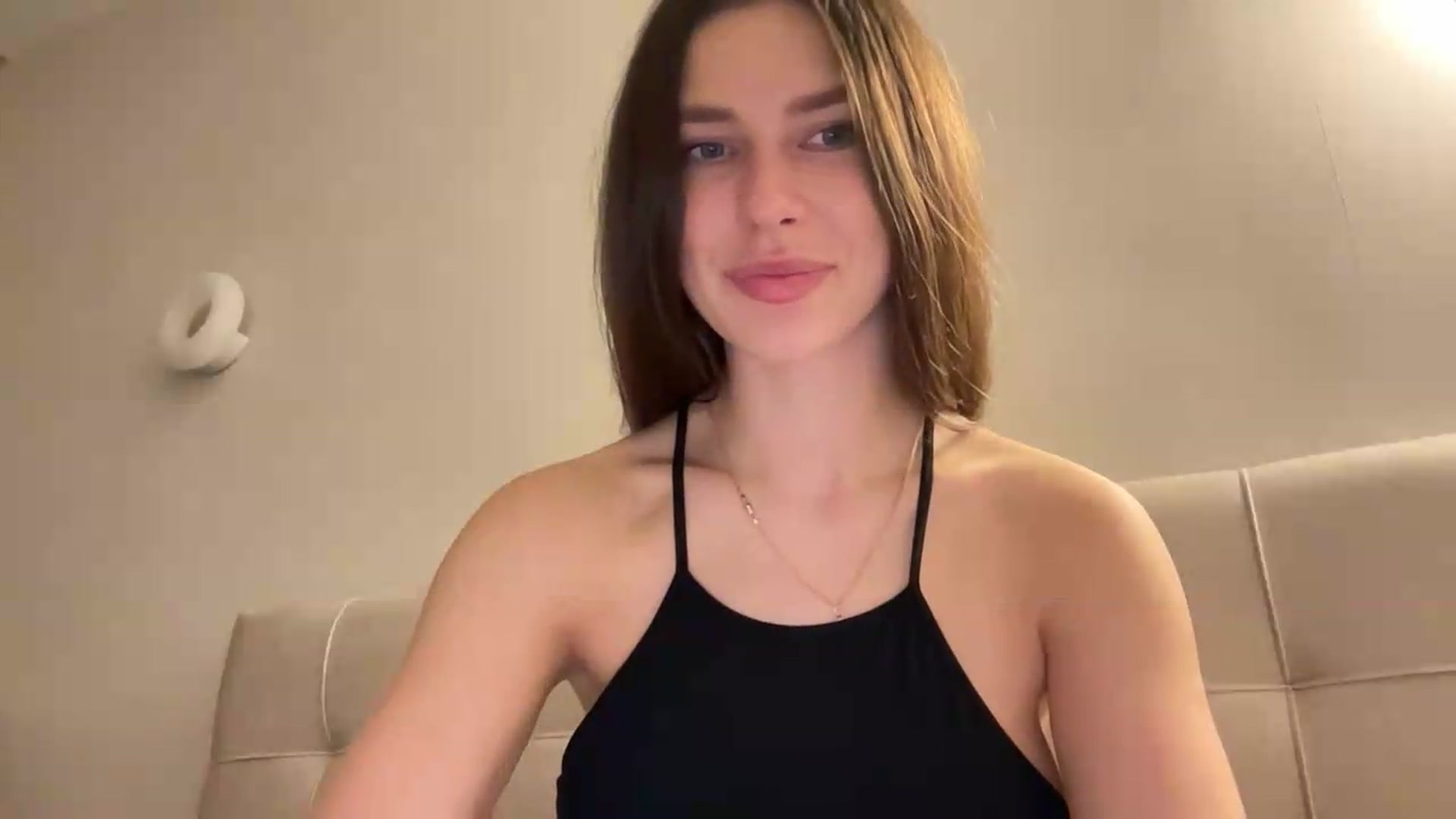 Gallery image thumbnail from kissfreeze's myfreecams stream on, 05/20/2026, 22:53 image 7 of 20