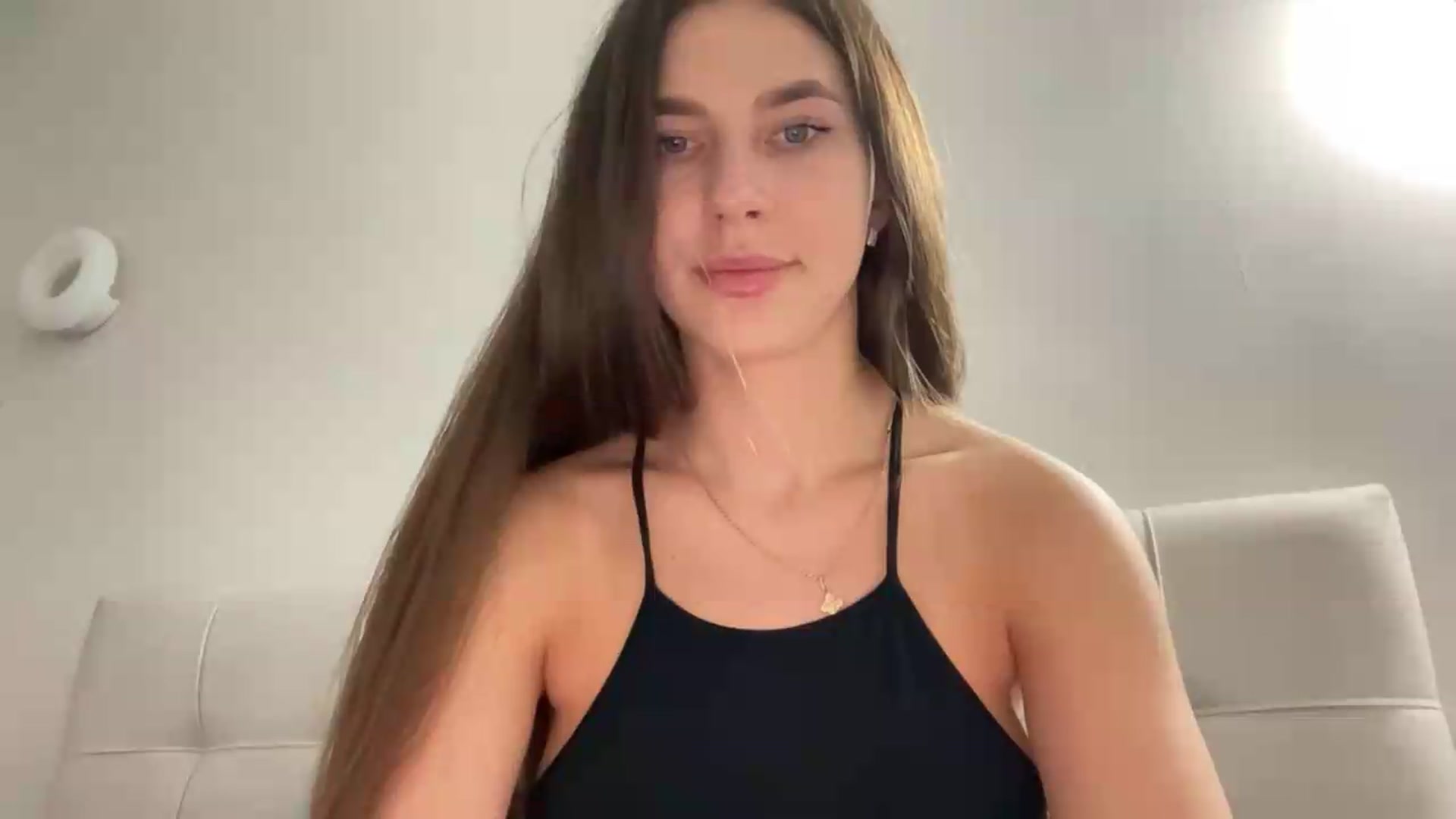 Gallery image thumbnail from kissfreeze's myfreecams stream on, 05/26/2026, 15:41 image 7 of 20