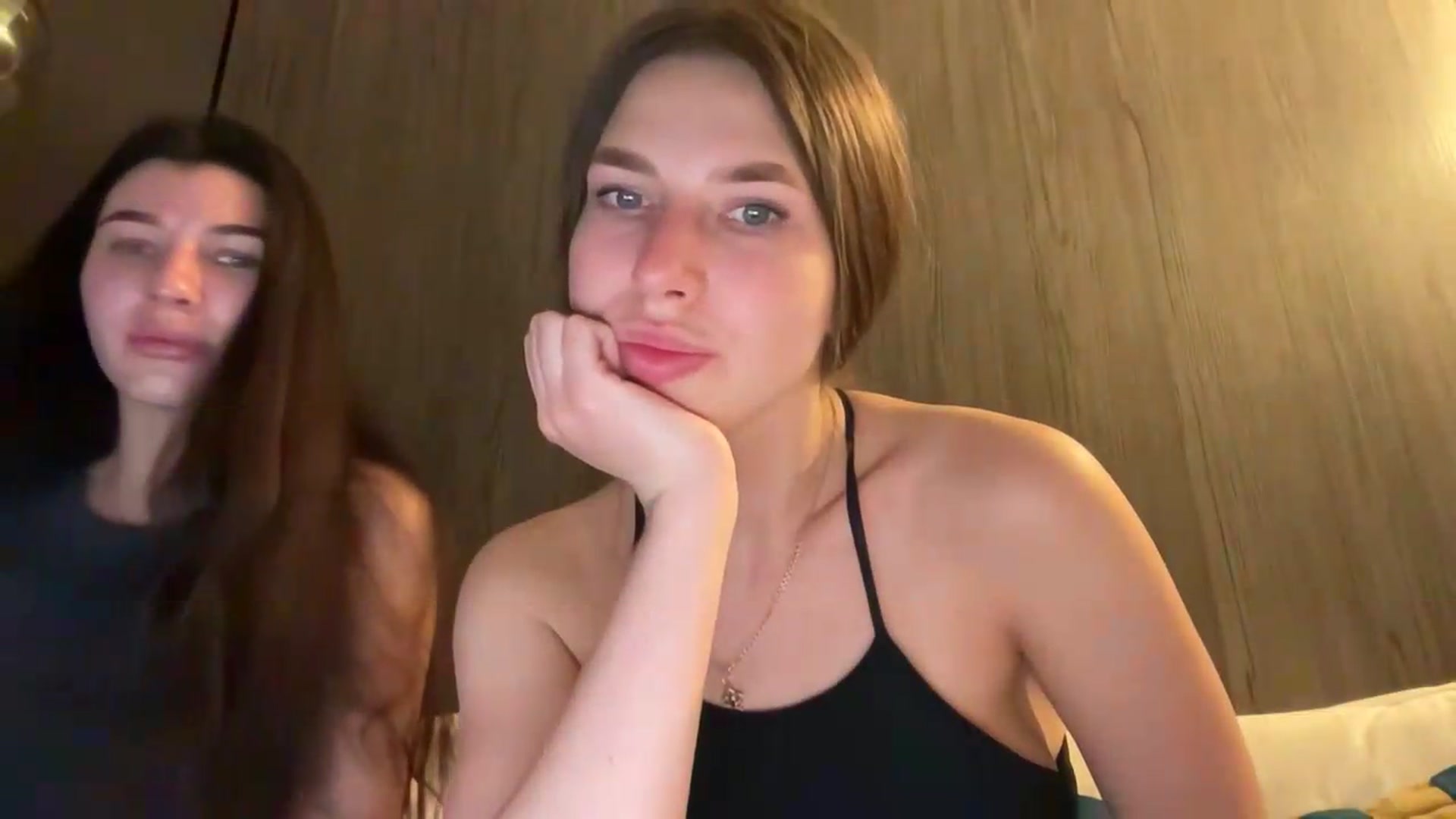 Gallery image thumbnail from kissfreeze's myfreecams stream on, 05/29/2026, 24:50 image 2 of 20