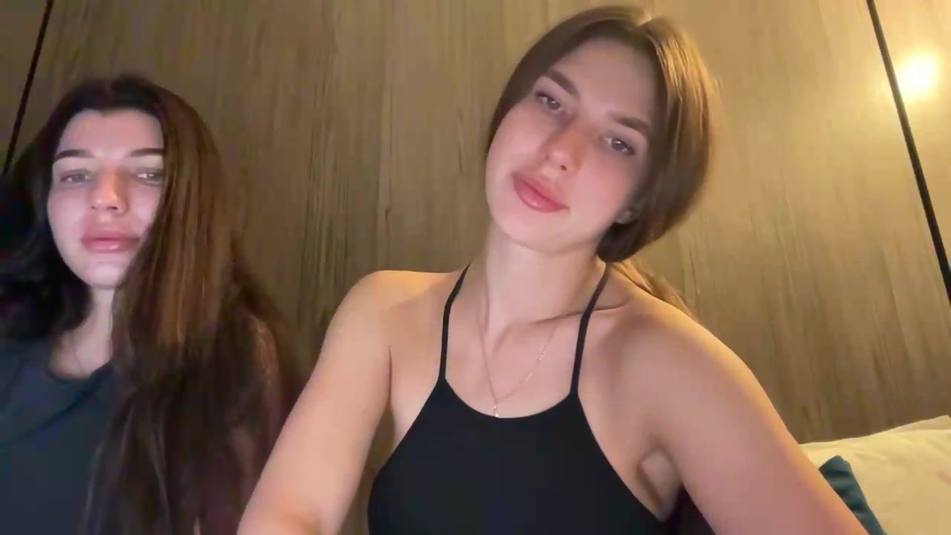 Gallery image thumbnail from kissfreeze's myfreecams stream on, 05/29/2026, 24:50 image 13 of 20
