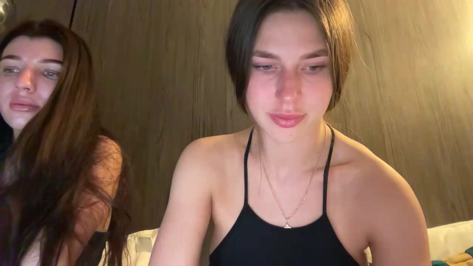 Gallery image thumbnail from kissfreeze's myfreecams stream on, 05/29/2026, 24:50 image 4 of 20