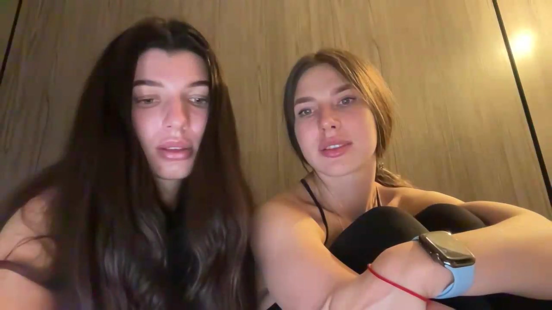 Gallery image thumbnail from kissfreeze's myfreecams stream on, 05/29/2026, 24:50 image 18 of 20