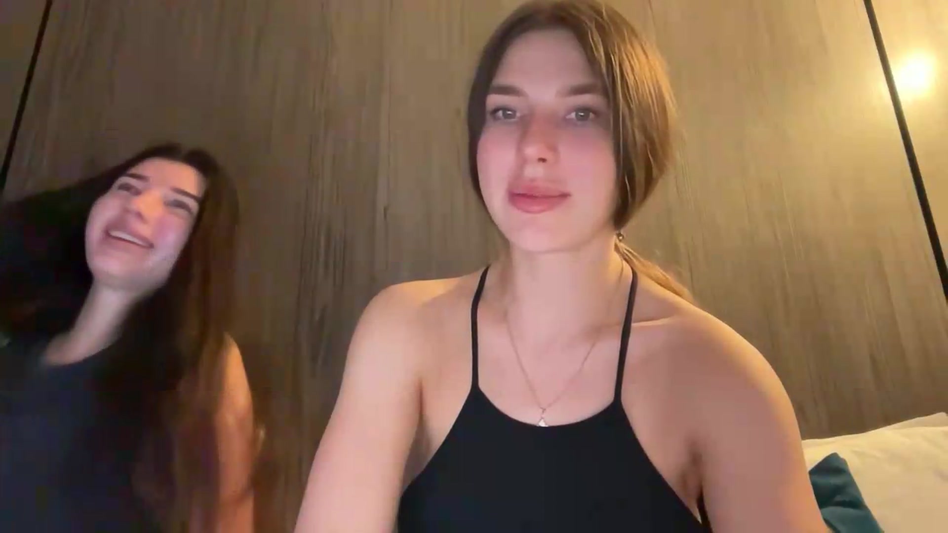 Gallery image thumbnail from kissfreeze's myfreecams stream on, 05/29/2026, 24:50 image 12 of 20