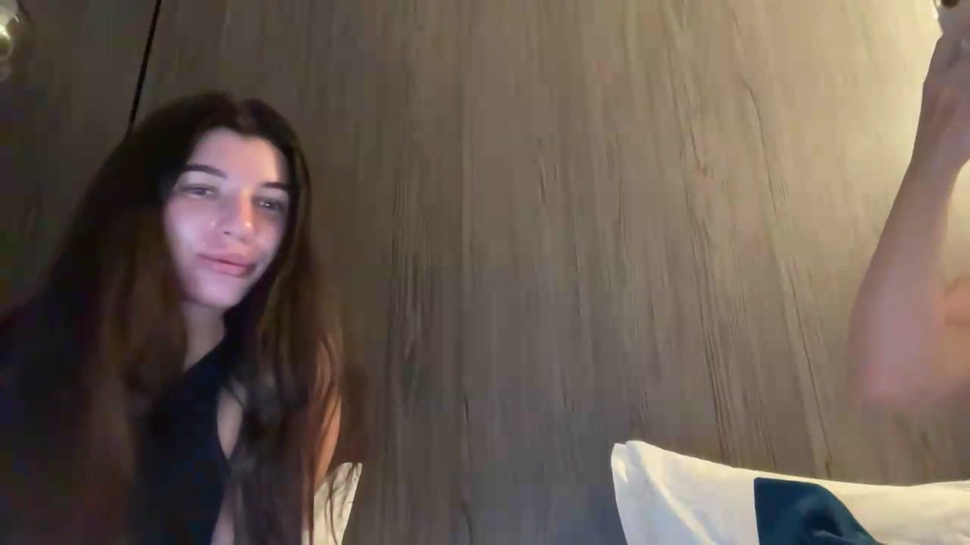 Gallery image thumbnail from kissfreeze's myfreecams stream on, 05/29/2026, 24:50 image 8 of 20