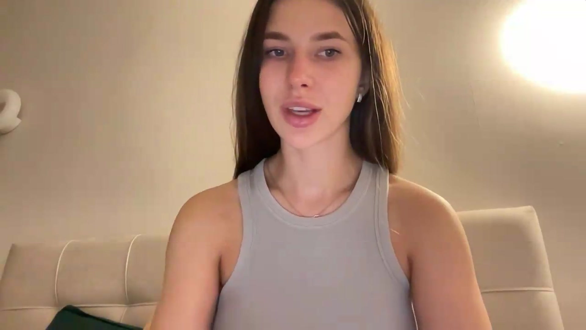 Gallery image thumbnail from kissfreeze's myfreecams stream on, 05/31/2026, 22:51 image 6 of 20