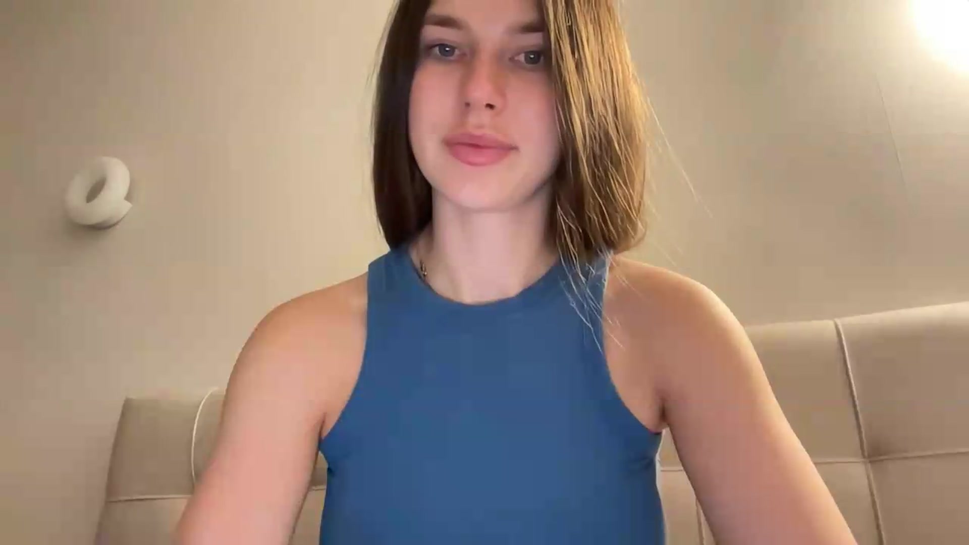 Gallery image thumbnail from kissfreeze's myfreecams stream on, 06/04/2026, 22:12 image 11 of 20
