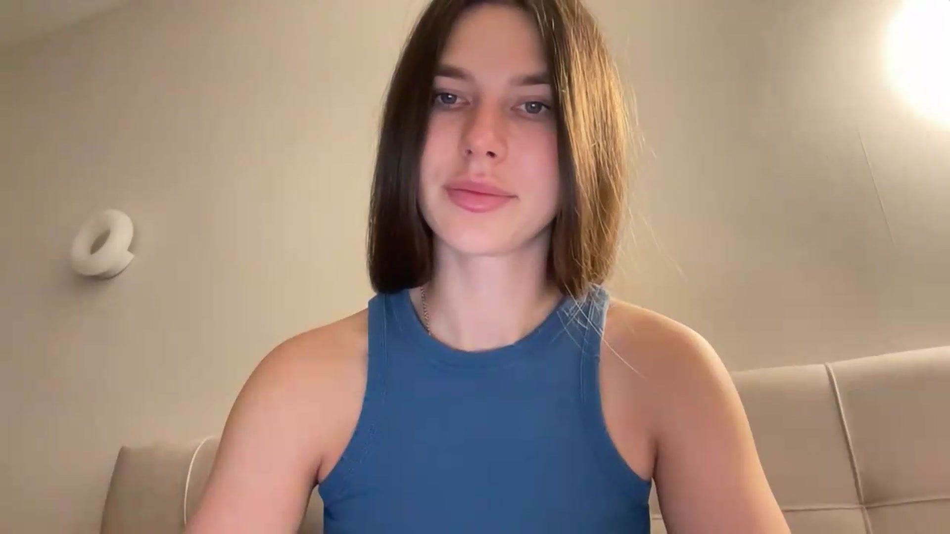 Gallery image thumbnail from kissfreeze's myfreecams stream on, 06/04/2026, 22:12 image 20 of 20