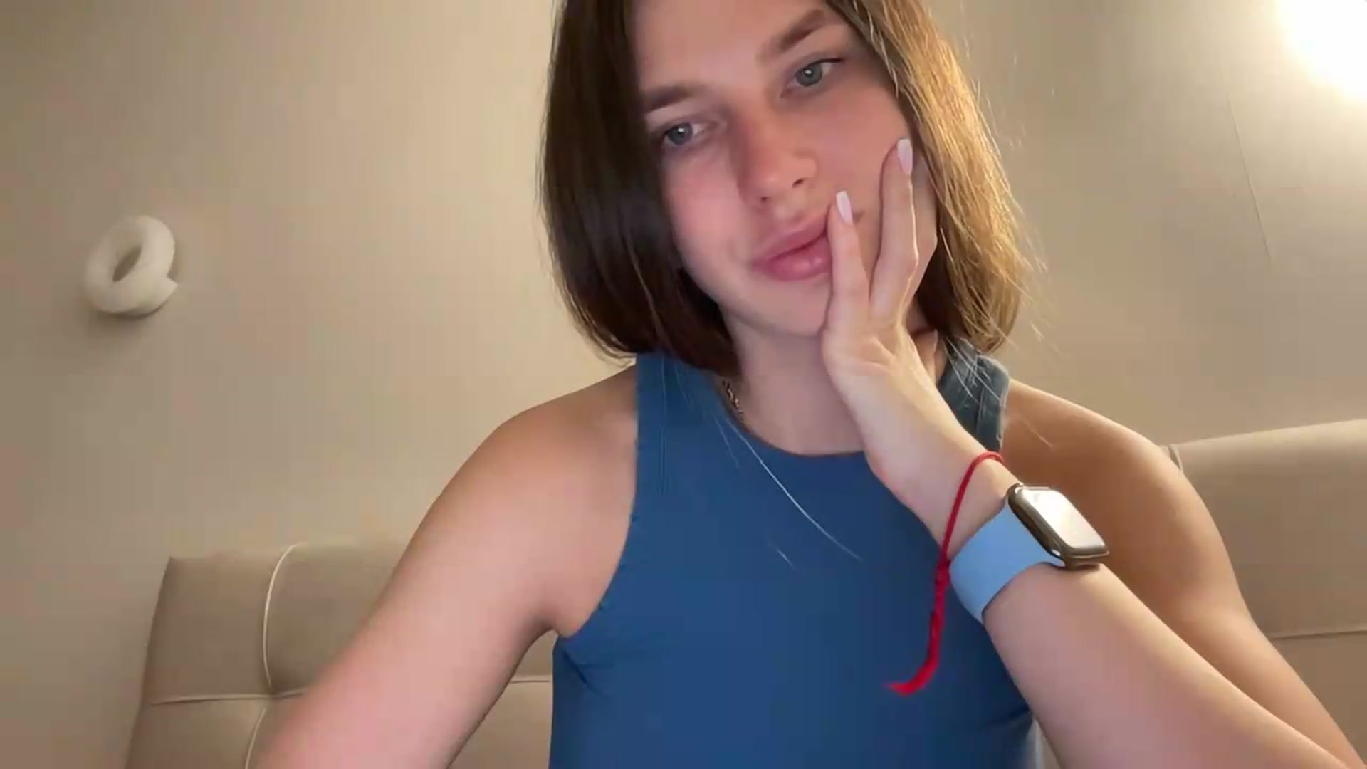 Gallery image thumbnail from kissfreeze's myfreecams stream on, 06/04/2026, 22:12 image 13 of 20