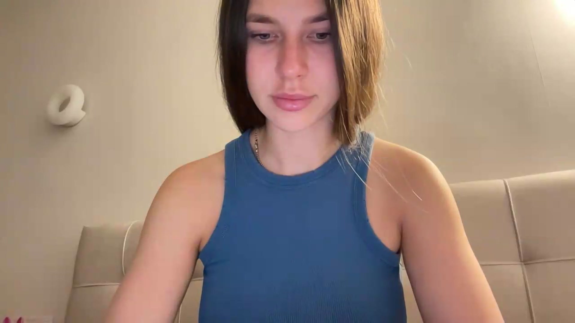 Gallery image thumbnail from kissfreeze's myfreecams stream on, 06/04/2026, 22:12 image 2 of 20