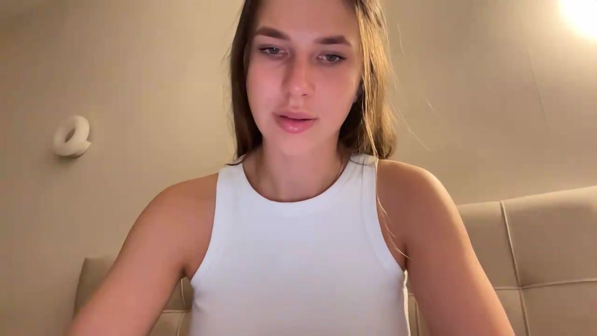 Gallery image thumbnail from kissfreeze's myfreecams stream on, 06/07/2026, 23:25 image 2 of 20
