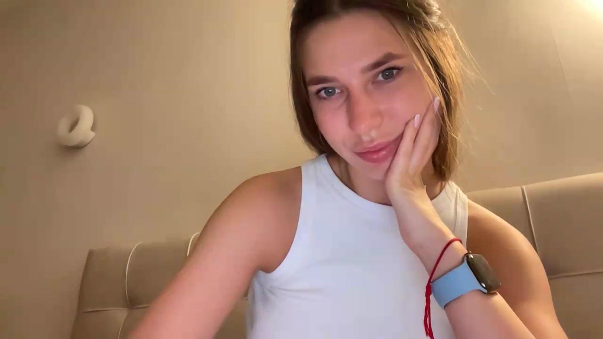 Gallery image thumbnail from kissfreeze's myfreecams stream on, 06/07/2026, 23:25 image 15 of 20