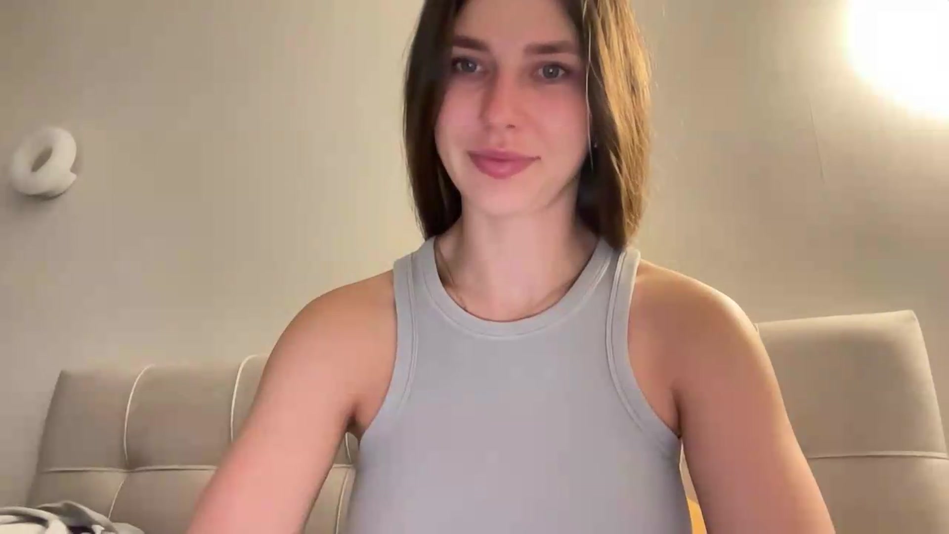 Gallery image thumbnail from kissfreeze's myfreecams stream on, 06/08/2026, 16:24 image 15 of 20