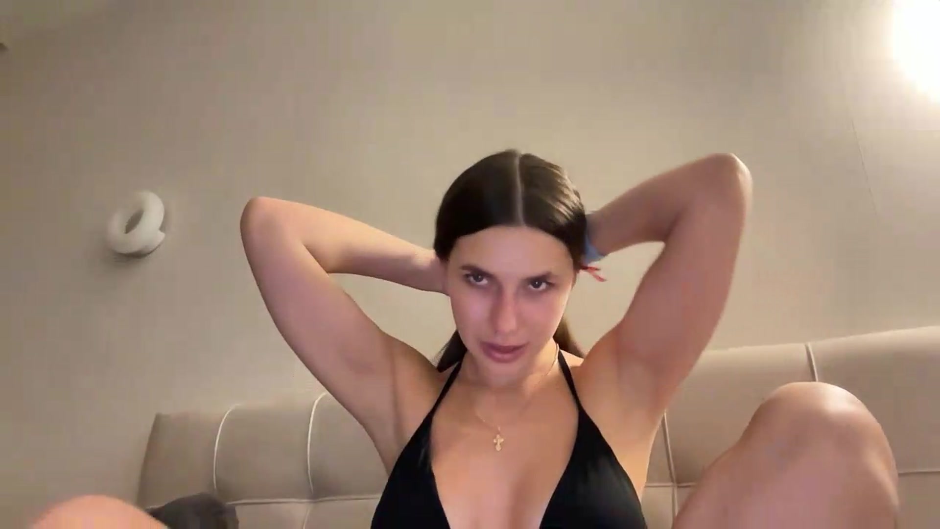 Gallery image thumbnail from kissfreeze's myfreecams stream on, 06/08/2026, 21:53 image 11 of 20