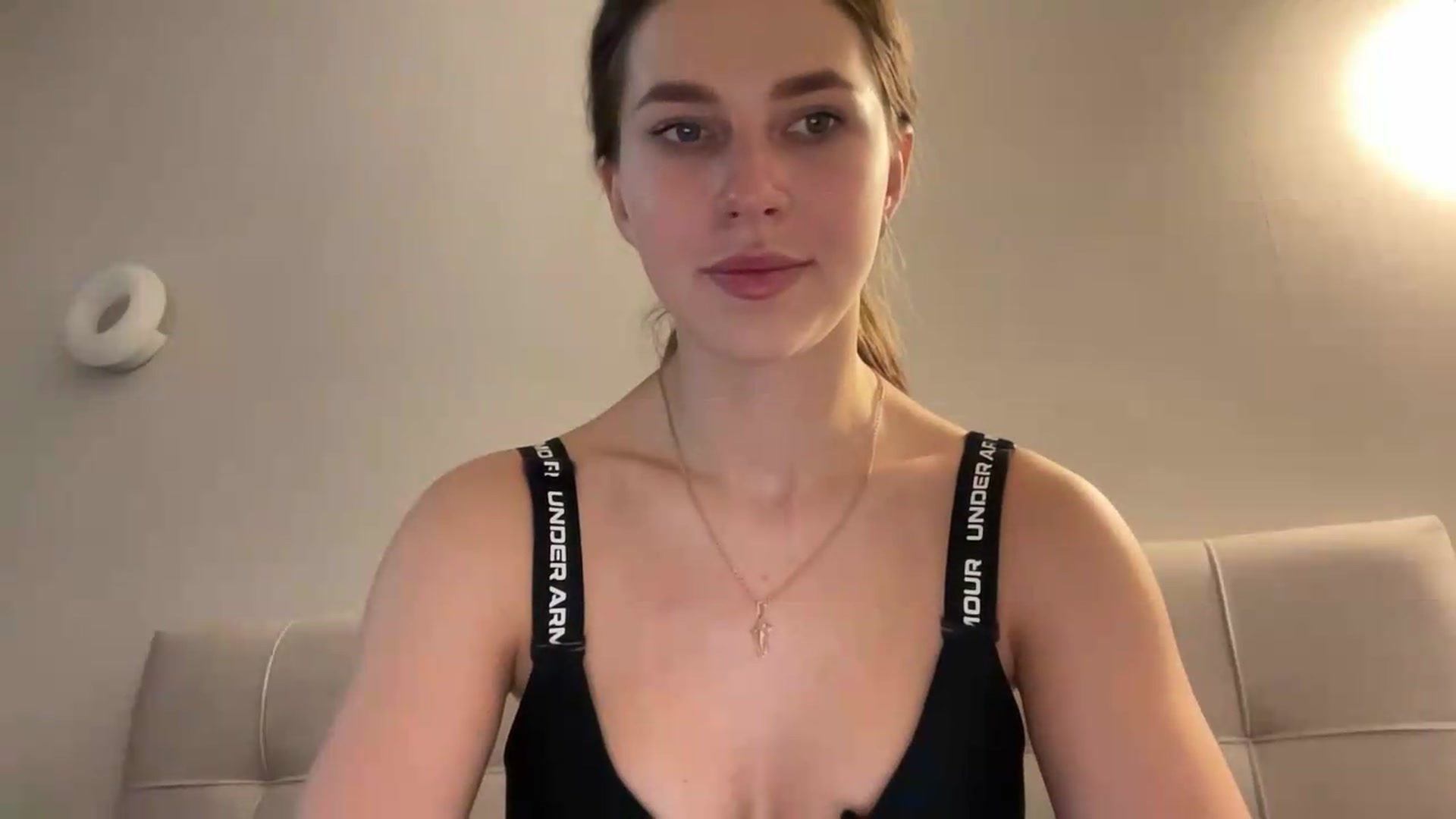 Gallery image thumbnail from kissfreeze's myfreecams stream on, 06/09/2026, 15:56 image 15 of 20
