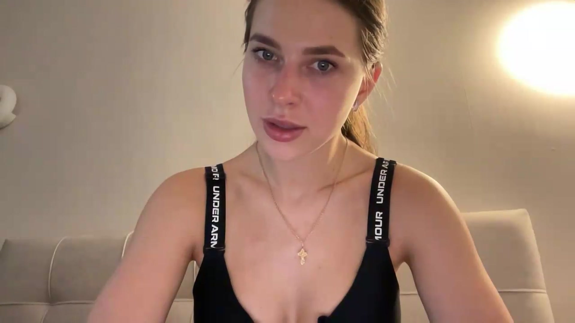 Gallery image thumbnail from kissfreeze's myfreecams stream on, 06/09/2026, 15:56 image 4 of 20